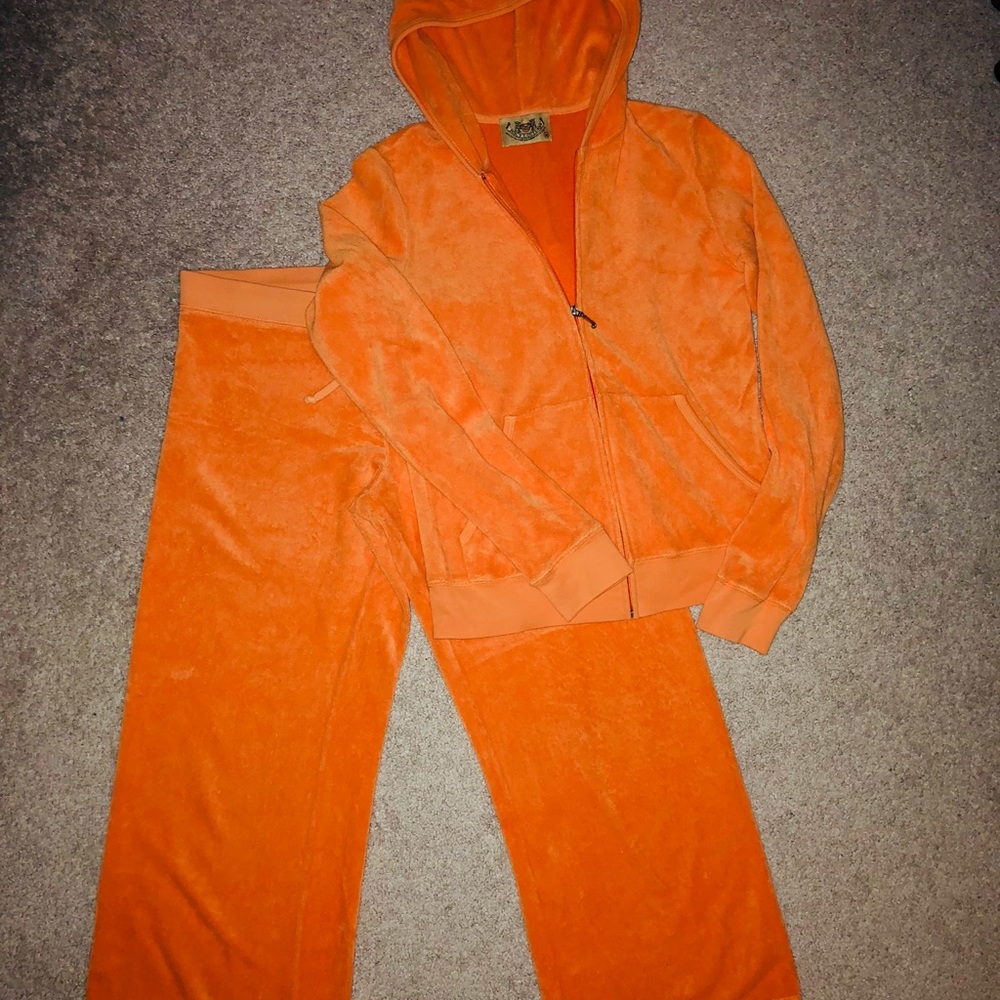 Juicy couture capri length crop track suit